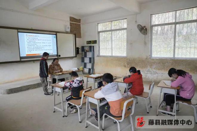 宁康乡都帮小学大界分校教师一TVT体育人坚守执教13年(图2)